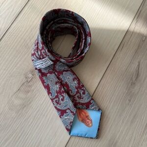 Peek-A-Boo Tie by World Wide Burgundy and Silver Paisley Tie